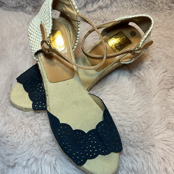 kanna wedge shoes espadrilles, w/ ankle strap EUC navy navy and beige/7.5 - Picture 3 of 9